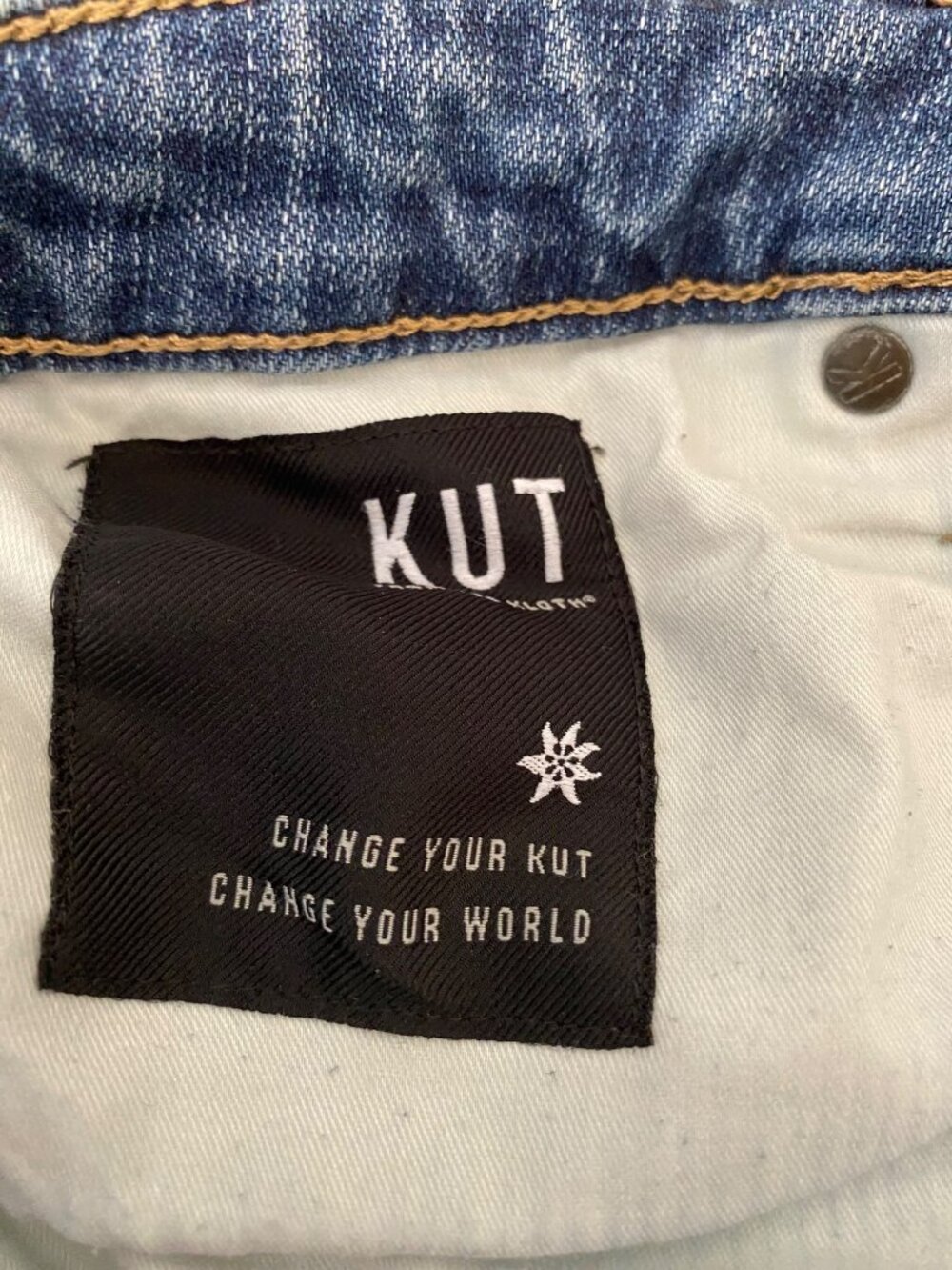 Kut From Kloth Boyfriend Distressed Cuffed Cropped Jeans Size 12 - Picture 4 of 9